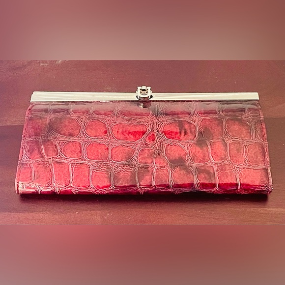 Handbags - Large Women's Faux Maroon Alligator Skin Snap Closed Evening Clutch